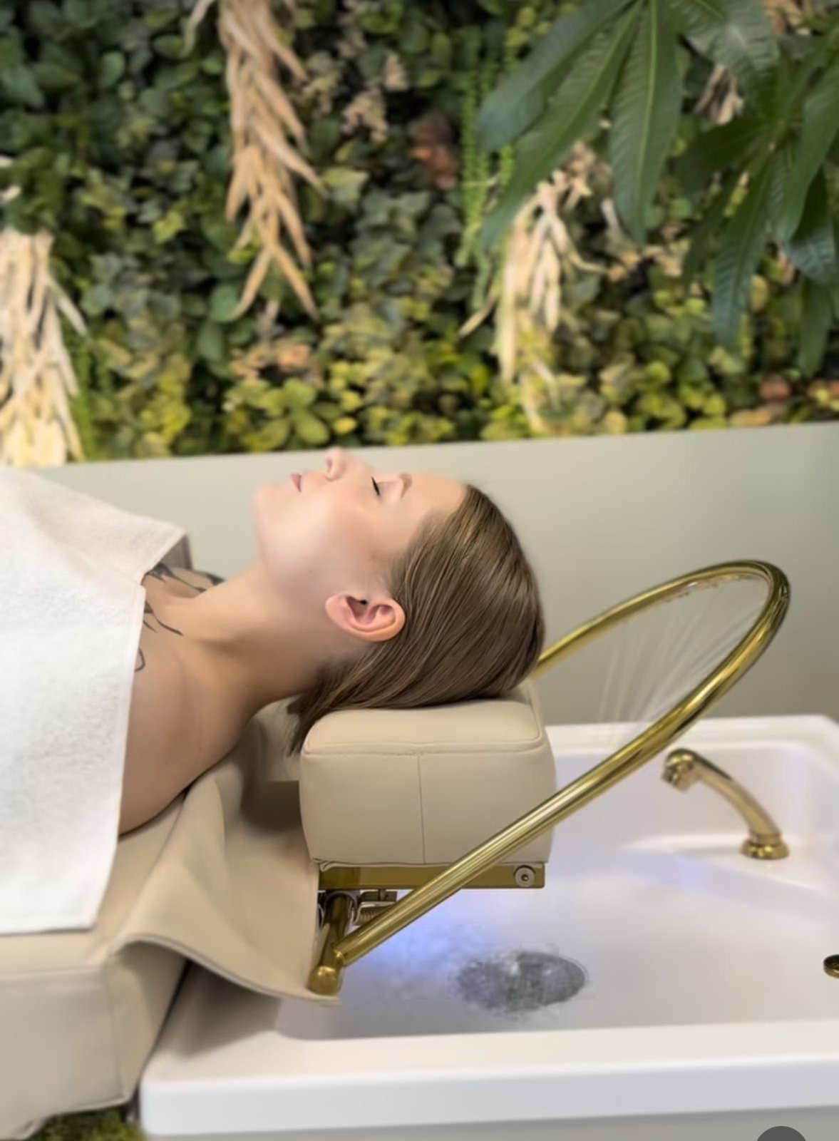 Stanowisko do Head Spa w gabinecie AURA